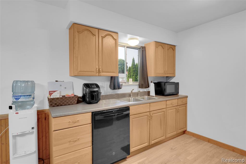 1761 Carriage Lane, Lapeer, MI 48446 — Photo 15