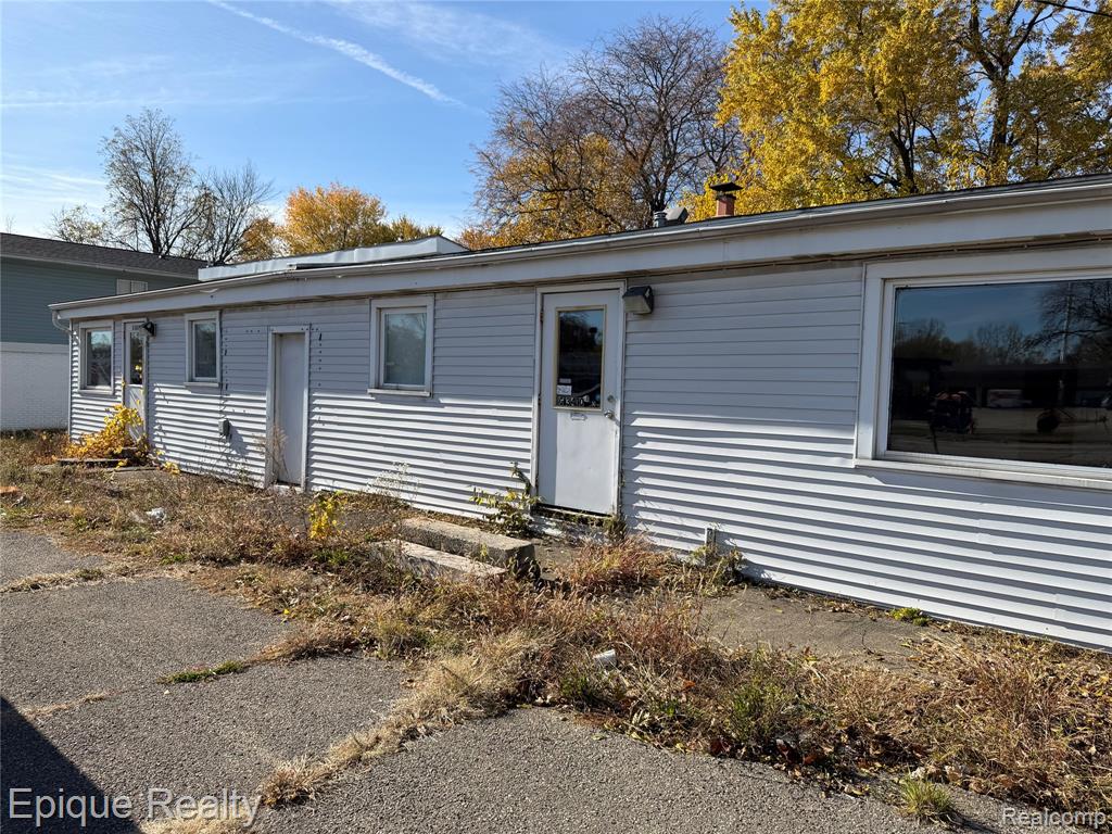 G 3410 Fenton Road, Flint, MI 48507 — Photo 2
