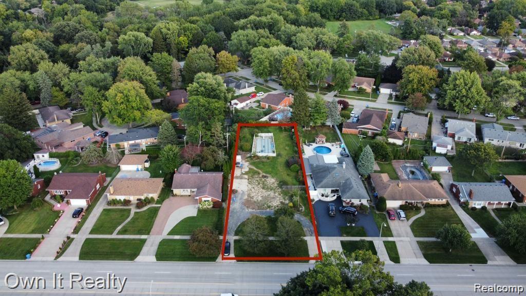 17517 W OUTER Drive, Dearborn Heights, MI 48127