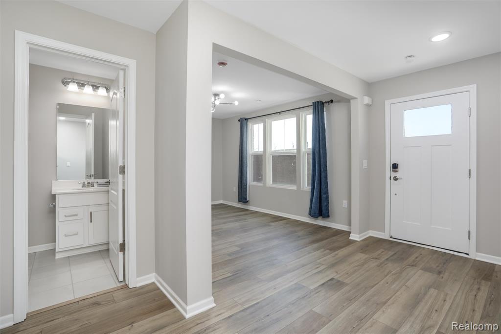 43173 Atwood Ave, Novi, MI — Photo 6