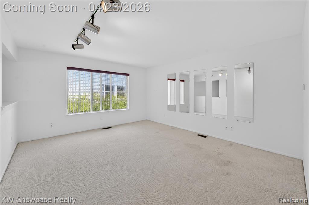 1584 Chanticlair Circle, Wixom, MI 48393 — Photo 9