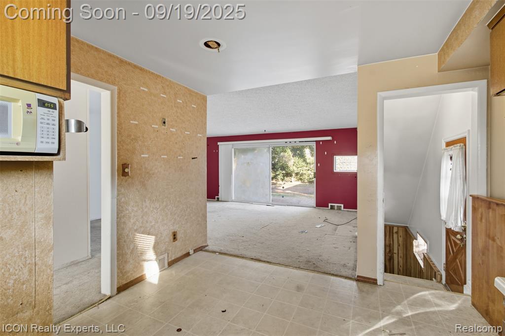 8843 Headley Drive, Sterling Heights, MI 48314 — Photo 8