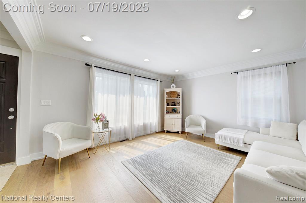 8126 Dale Street, Dearborn Heights, MI 48127 — Photo 9