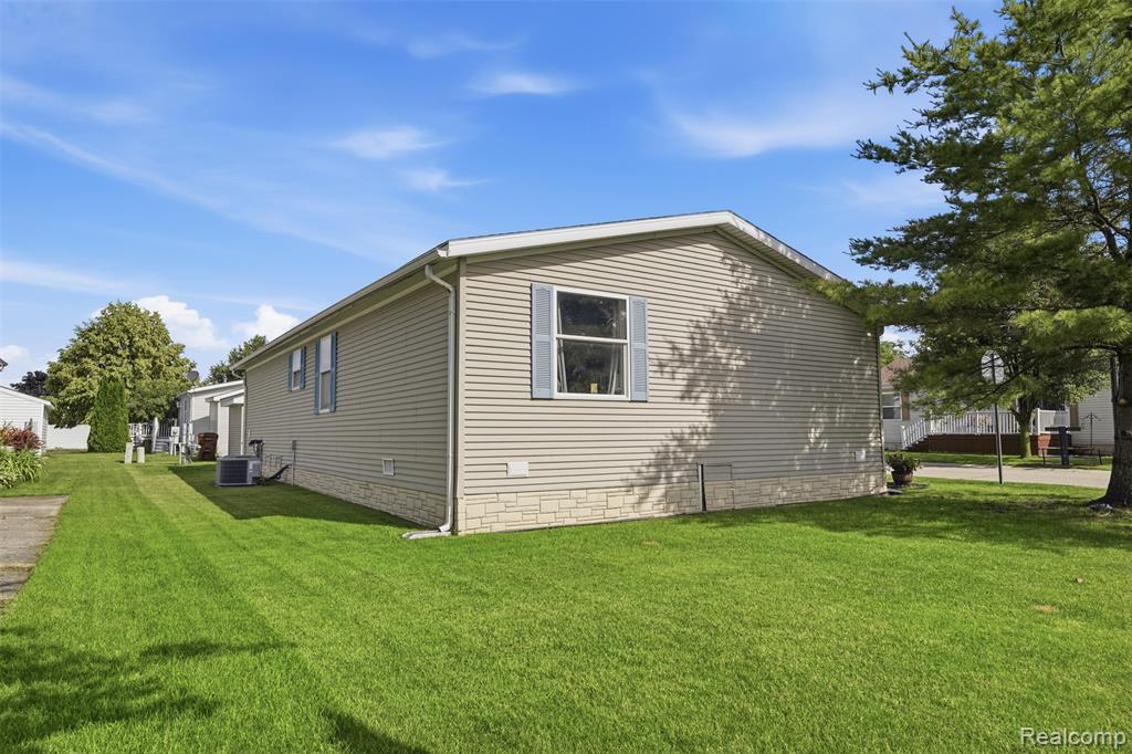 4729 Turtle Creek Drive, Howell, MI 48843 — Photo 19