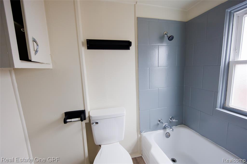 8242 Maxwell Avenue, Warren, MI 48089 — Photo 16