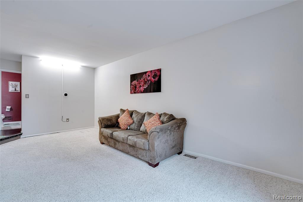 834 Natures Cove Court, Wixom, MI — Photo 19