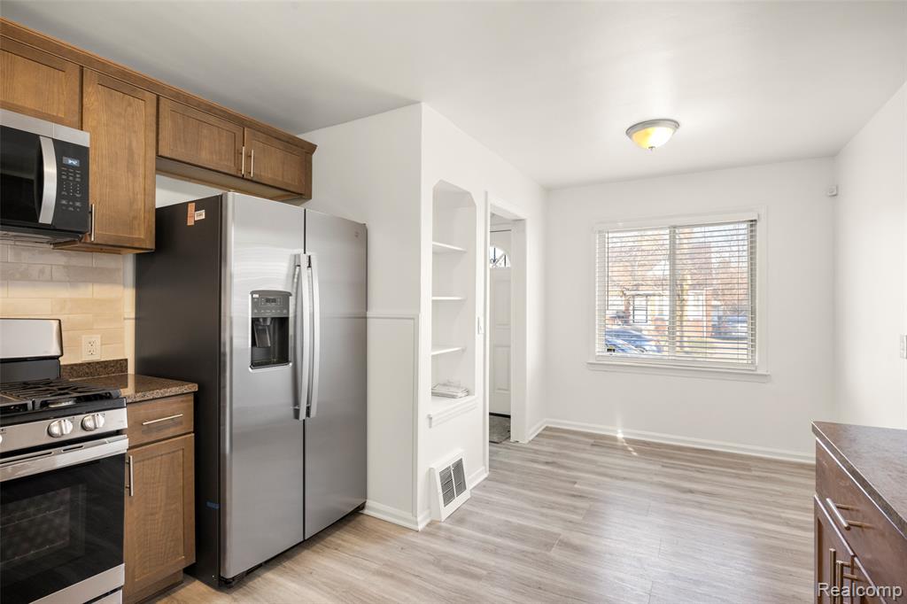 8871 Sussex Street, Detroit, MI 48228 — Photo 6