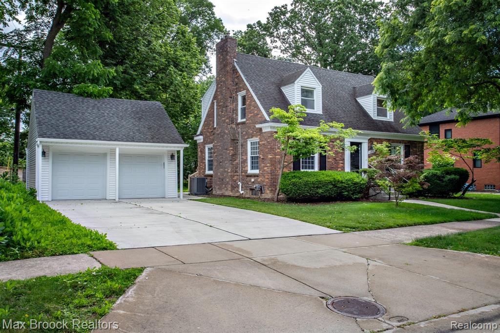 25830 Berkley Avenue, Huntington Woods, MI — Photo 50