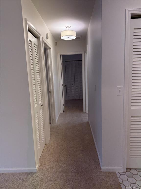 4040 Greenleaf Circle, 110, Kalamazoo, MI 49008 — Photo 7