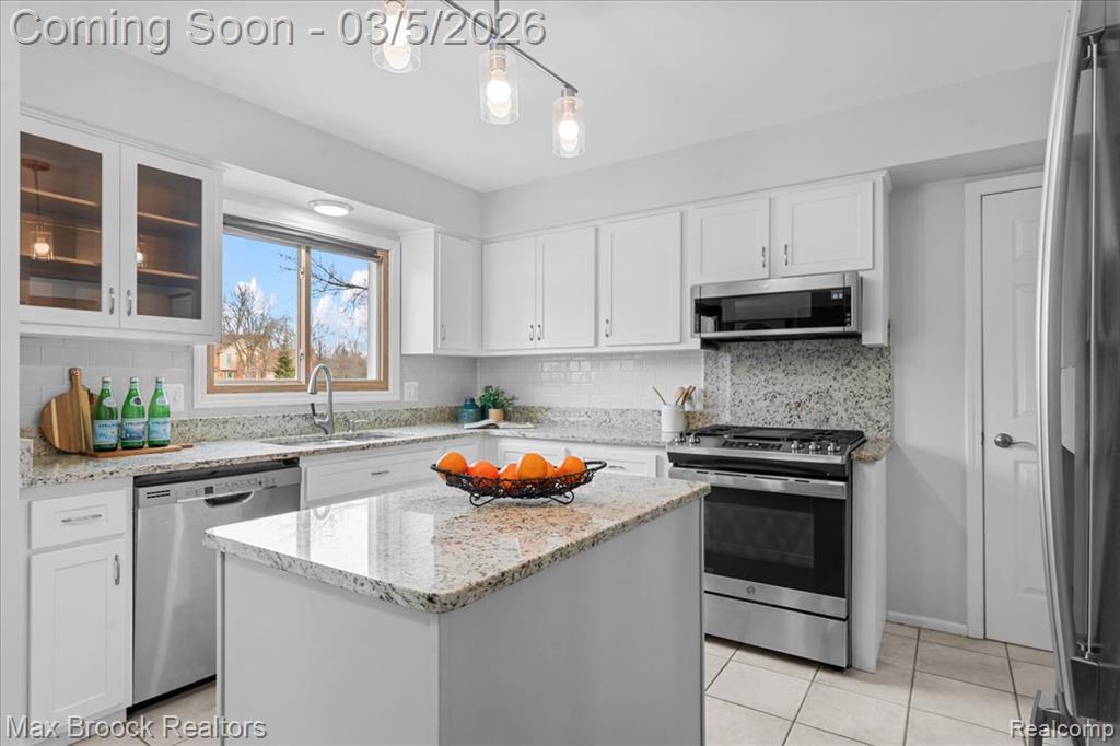 20237 Southampton Drive, Livonia, MI, 48152