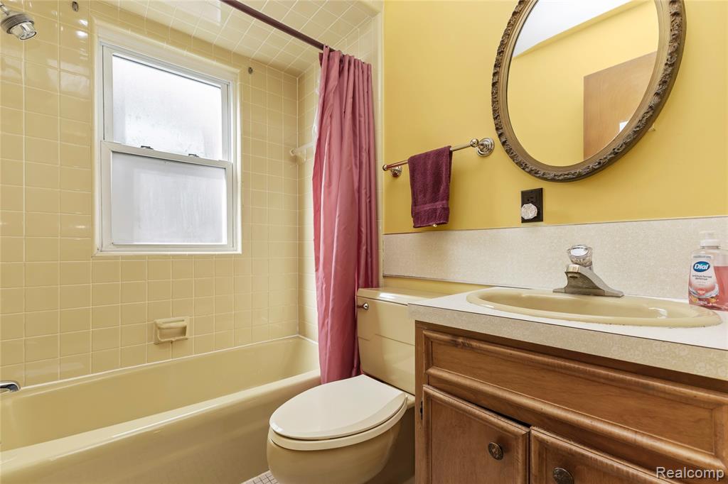684 Greylock Street, Belleville, MI 48111 — Photo 21