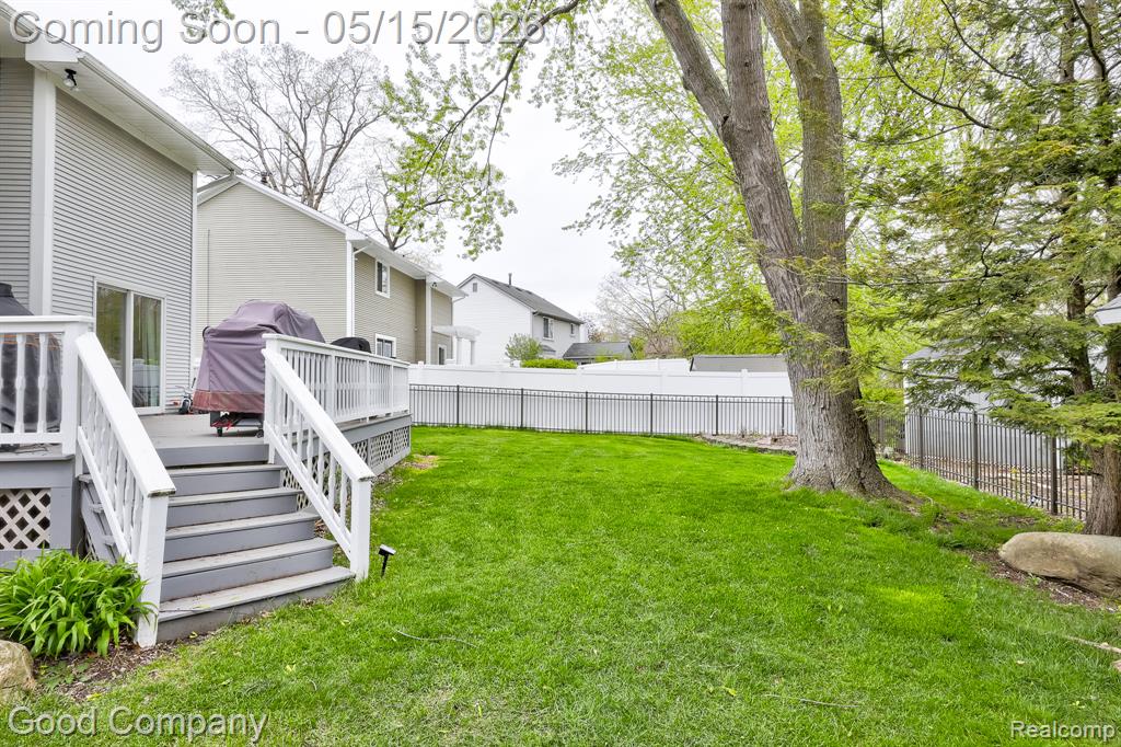 2370 Lansbury Drive, Waterford, MI 48329 — Photo 54