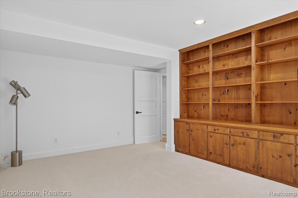754 N Valley Chase Road, Bloomfield Hills, MI 48304 — Photo 33