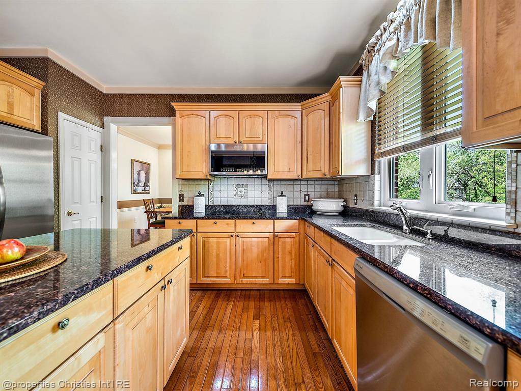 17070 CARRIAGE Way, Northville, MI 48168 — Photo 7