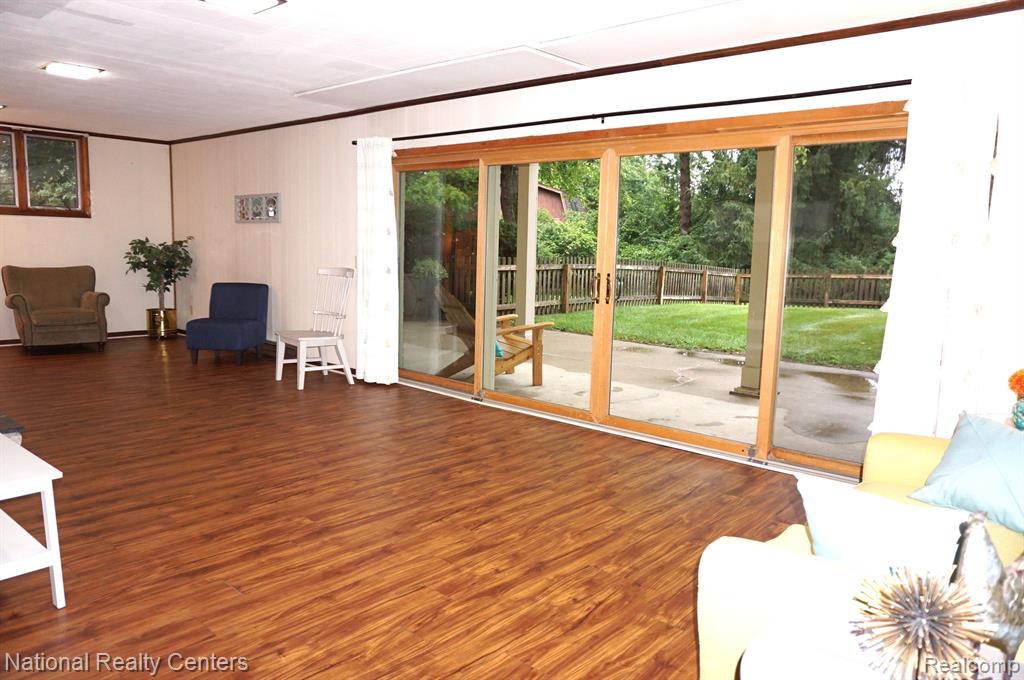 4858 GRANDVIEW Drive, Ypsilanti, MI 48197 — Photo 23