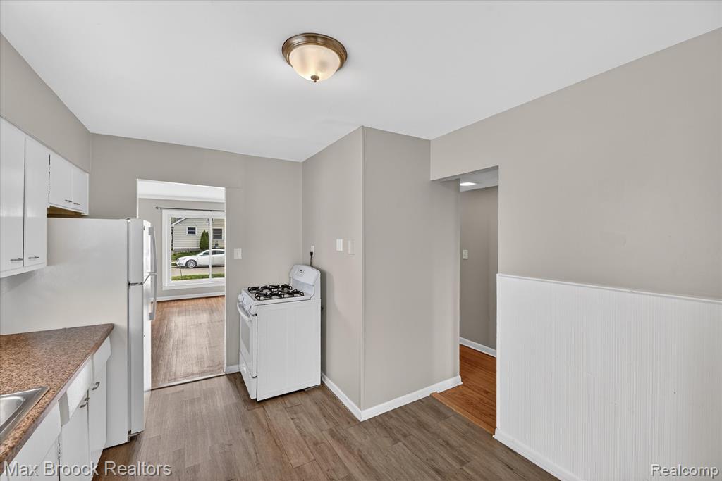 23448 Easterling Avenue, Hazel Park, MI 48030 — Photo 13