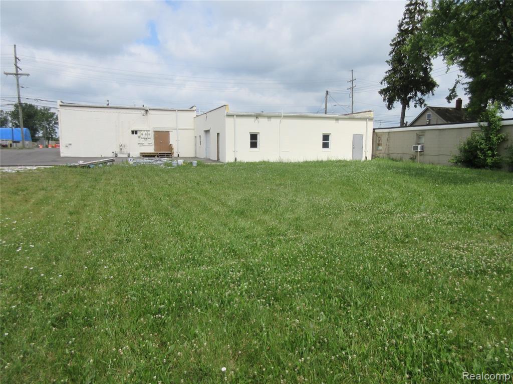 49916 Gratiot, Chesterfield, MI — Photo 2