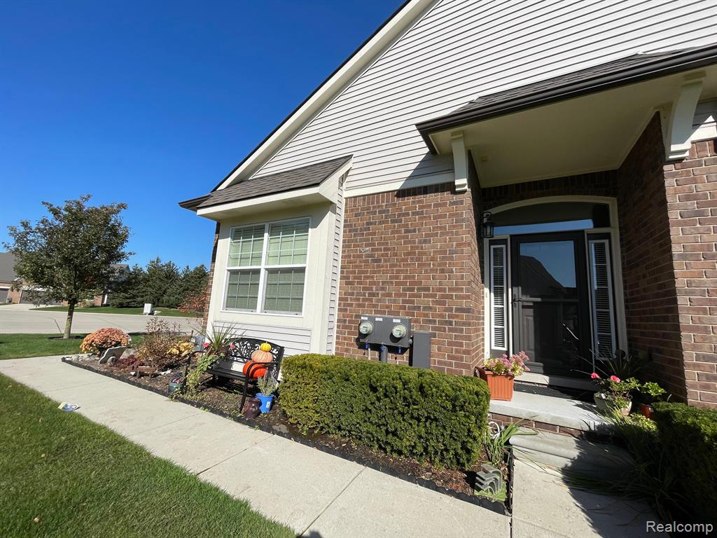40462 Juniper Ct, Clinton Twp, MI 48036 — Photo 5