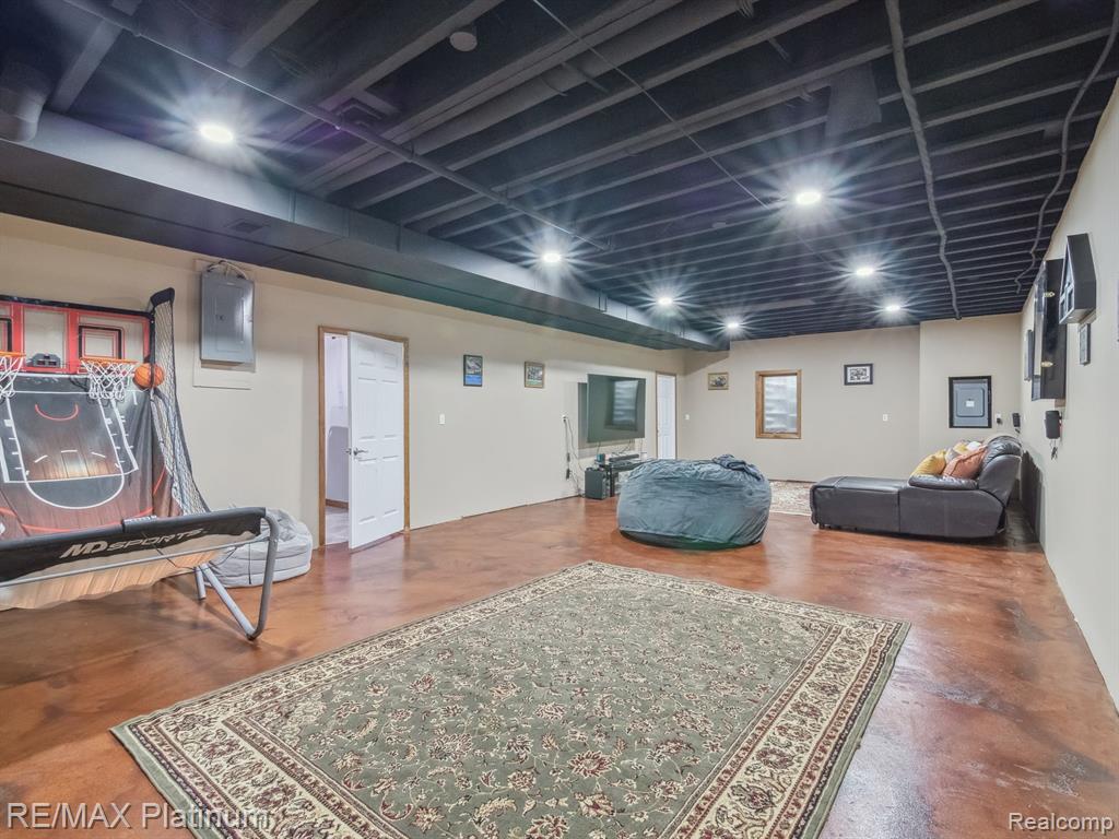 18364 WALNUT Lane, Gregory, MI 48137 — Photo 29