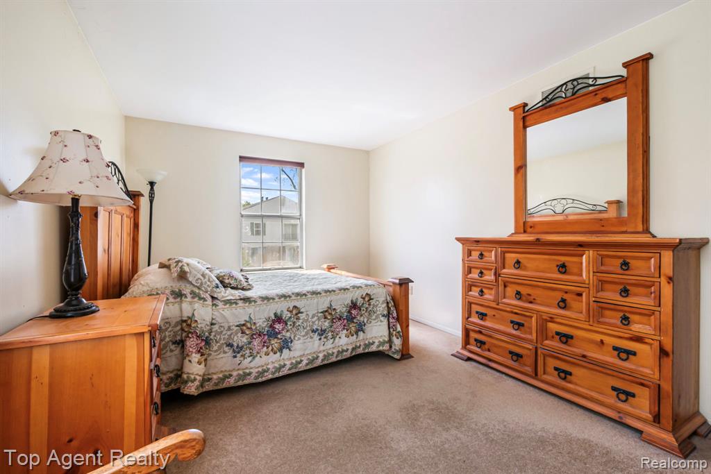 24755 Meadow Lane, Harrison Township, MI — Photo 28