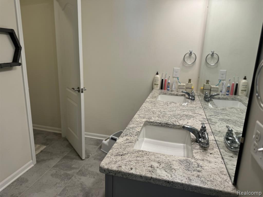 43595 CHANCELLOR Lane, Novi, MI — Photo 26