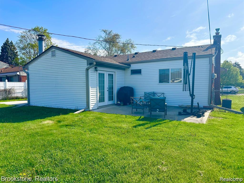 41371 HAMILTON Drive, Sterling Heights, MI 48313 — Photo 5