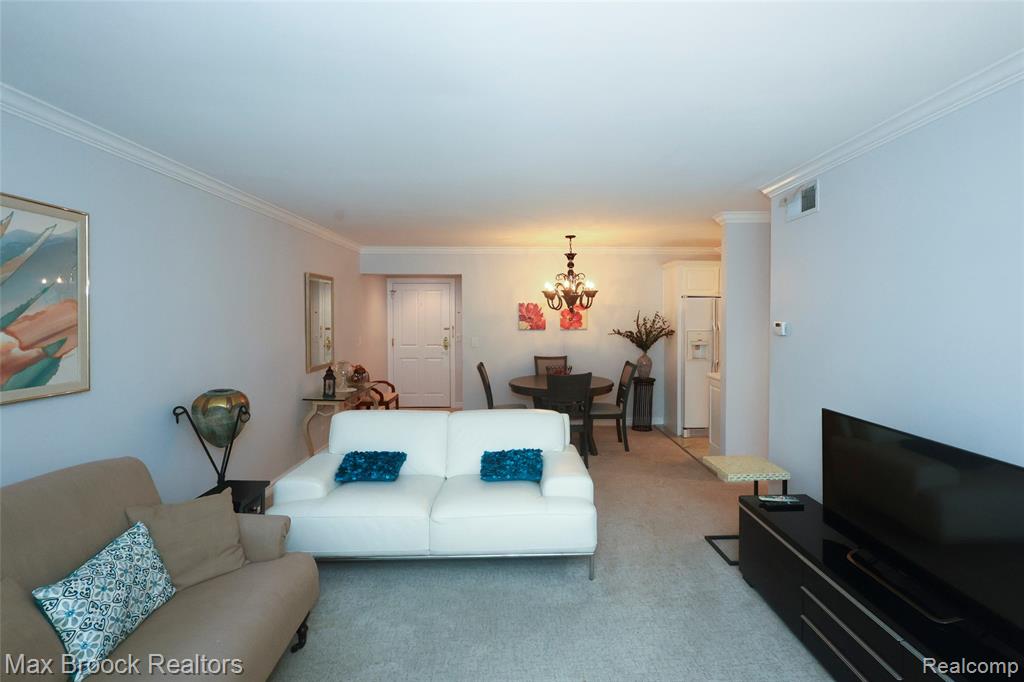 444 Chester Street S, 413, Birmingham, MI 48009 — Photo 52