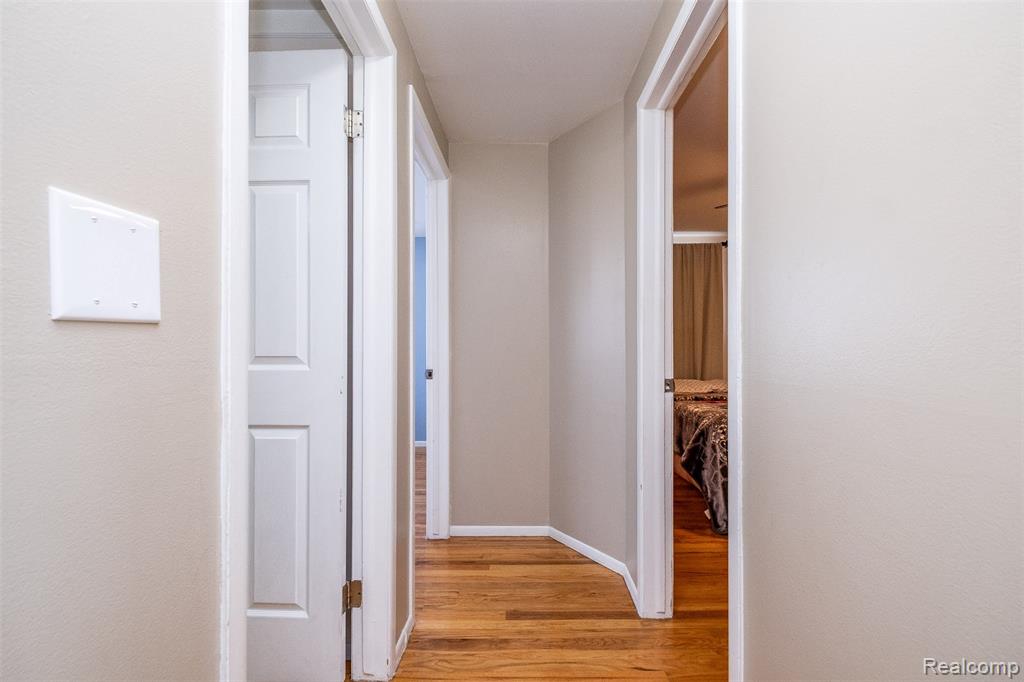 39856 Parklawn Drive, Sterling Heights, MI 48313 — Photo 33