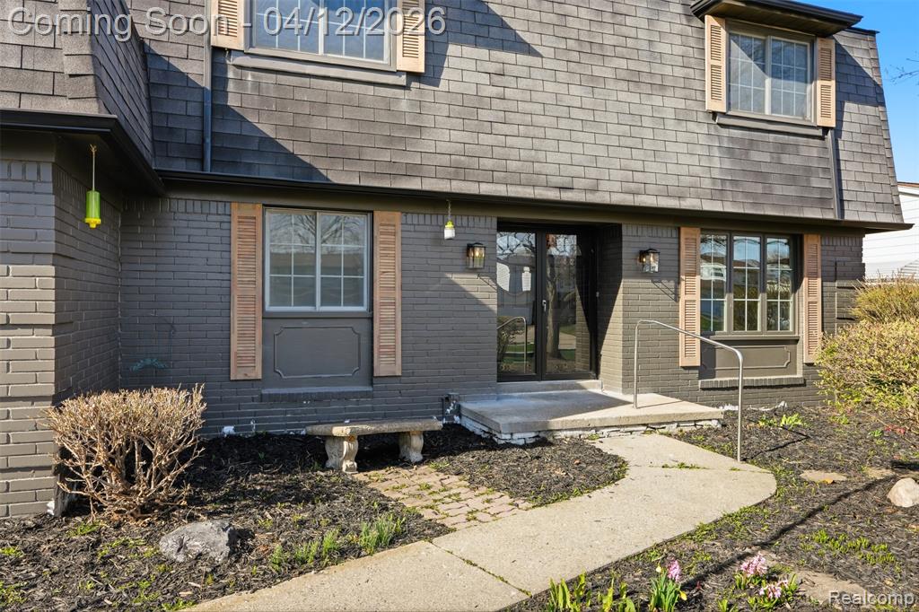 18878 Sunbright Avenue, Lathrup Village, MI 48076 — Photo 2