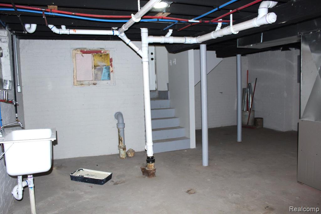 9836 Dequindre Street, Hamtramck, MI 48212 — Photo 19