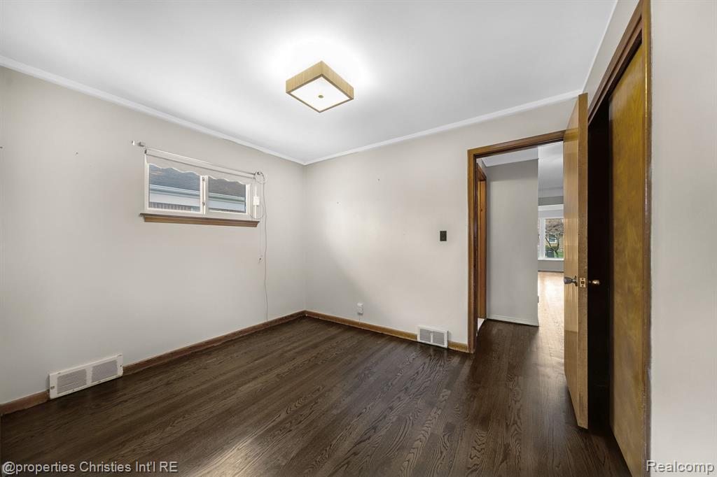 7631 ROBINSON Avenue, Allen Park, MI 48101 — Photo 13
