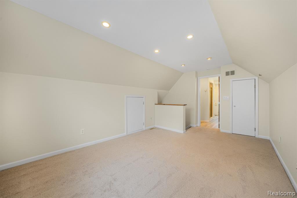 4526 TONAWANDA Avenue, Royal Oak, MI 48073 — Photo 18