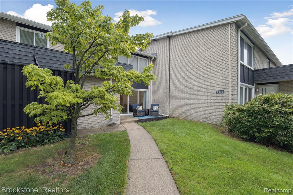 8721 Kennedy Circle North, 4, Warren, MI 48093 — Photo 5