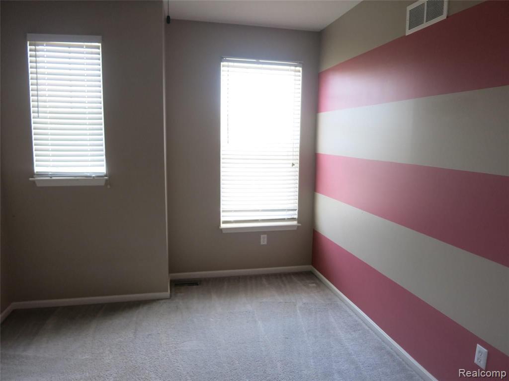 685 SUMMERFIELD Drive, Westland, MI — Photo 22