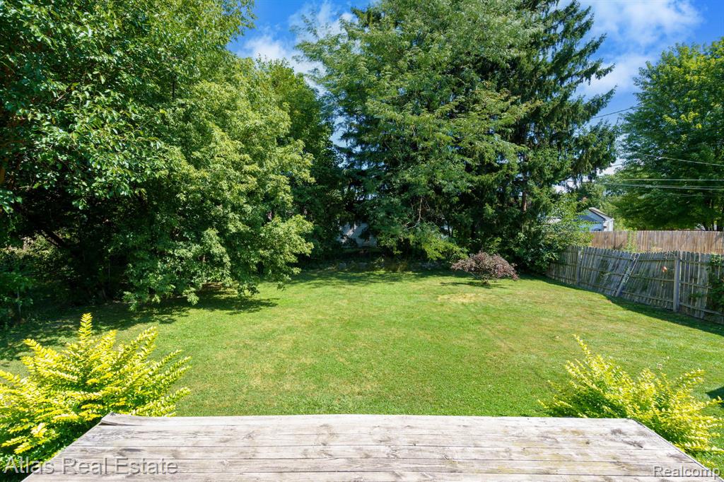 832 Southwood Drive, Fenton, MI 48430 — Photo 7