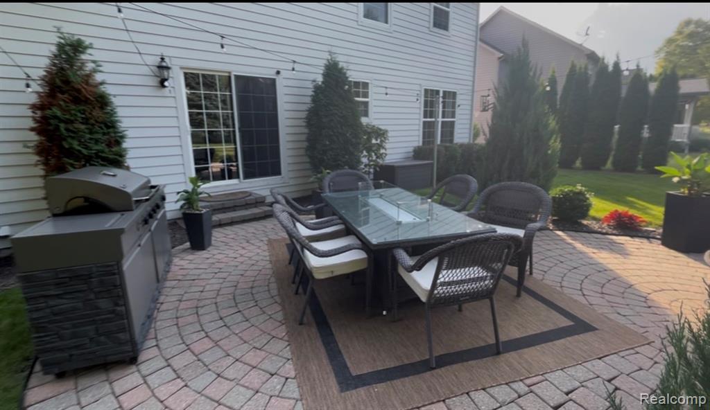 5827 Woodfield Parkway, Grand Blanc, MI 48439 — Photo 11