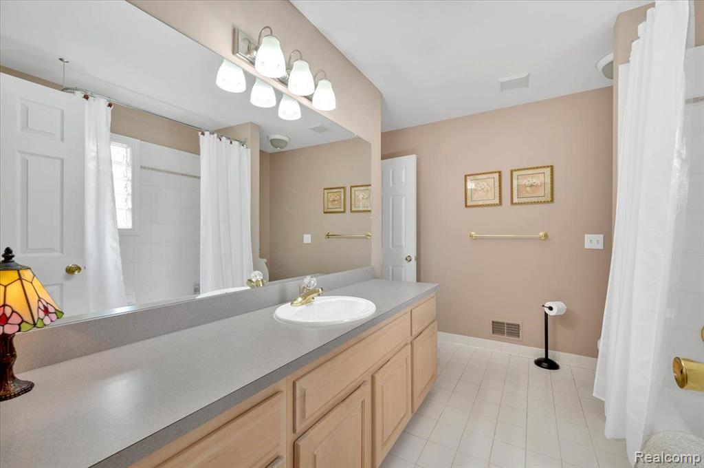 4952 BROOKSIDE Lane, Washington, MI — Photo 32