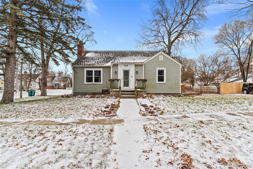 206 E Tuscola Street, Durand, MI 48429 — Photo 2