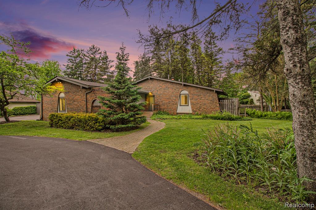 7831 Caberfae Trail, Clarkston, MI 48348 — Photo 29