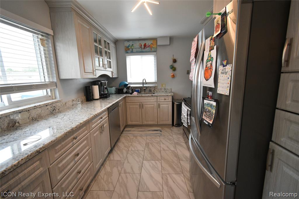 4438 Holmes Drive, Warren, MI 48092 — Photo 6