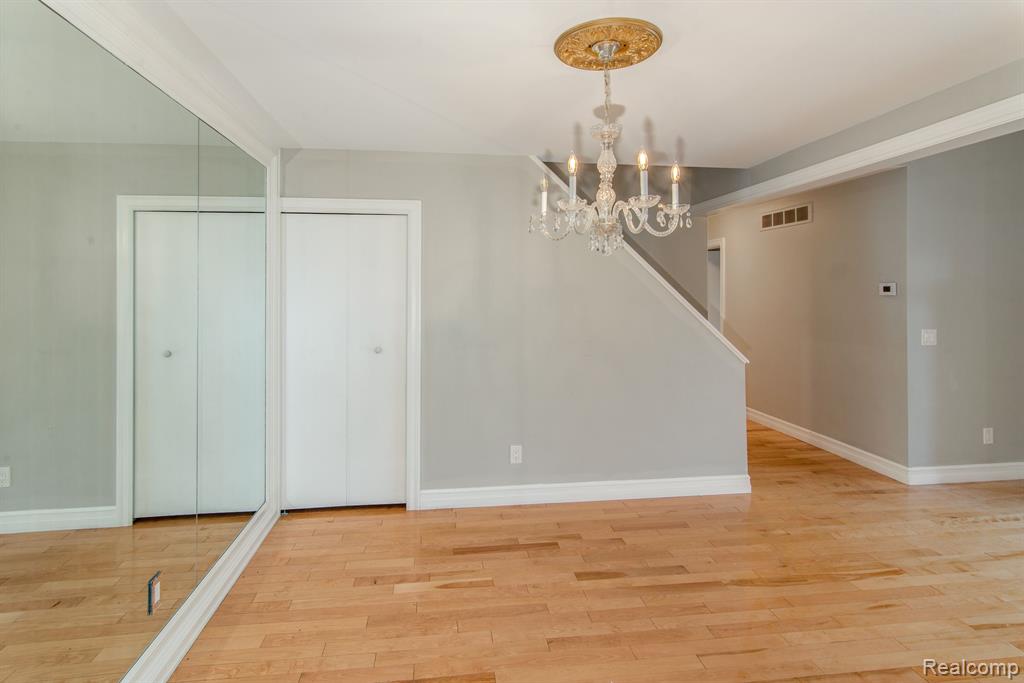 6598 MAPLE LAKES Drive, West Bloomfield, MI — Photo 8