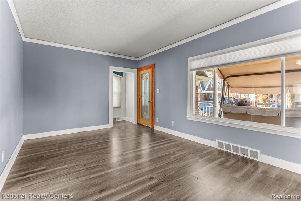 4242 LAPHAM Street, Dearborn, MI 48126 — Photo 8