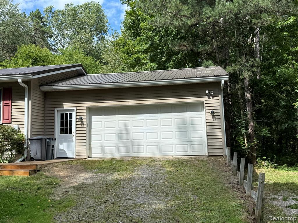 6855 Lyons Road, Imlay City, MI 48444 — Photo 5