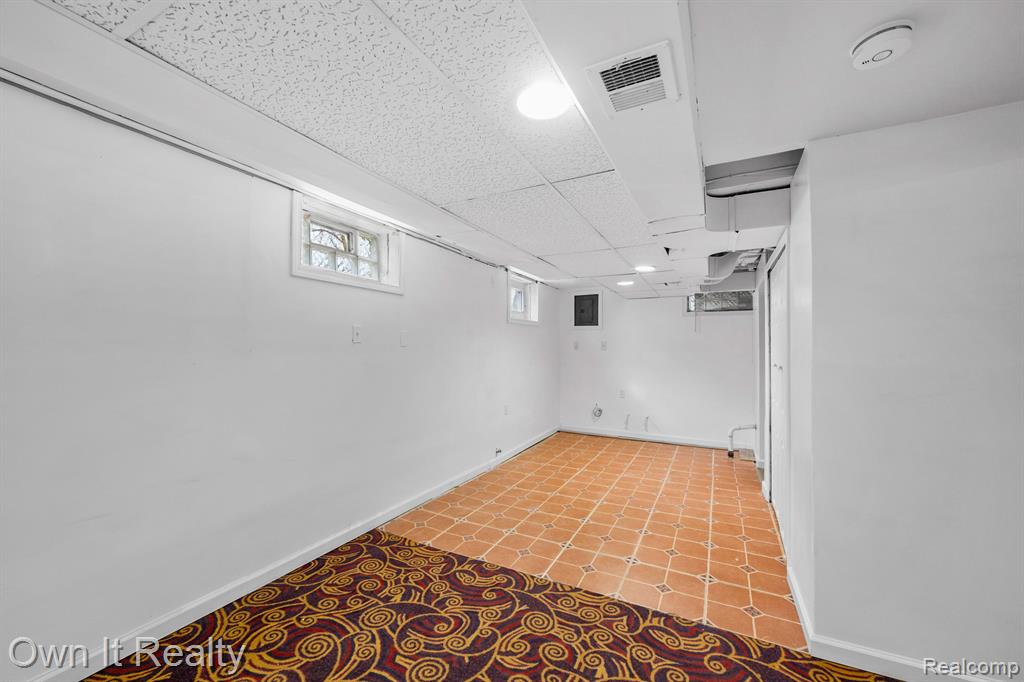 7335 Maple Street, Dearborn, MI 48126 — Photo 24