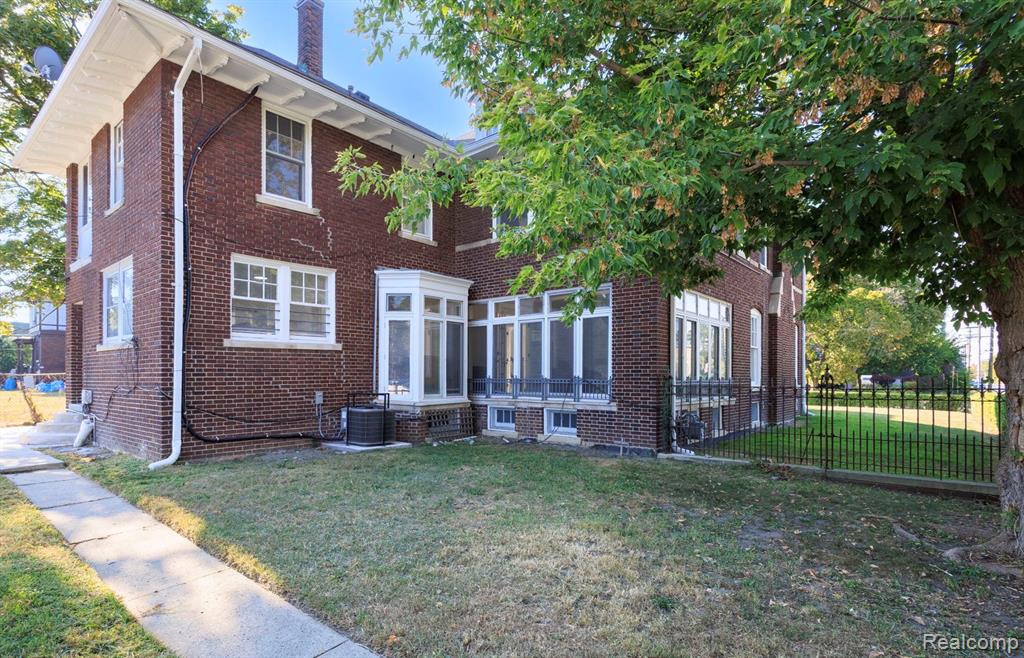 360 E Boston Boulevard, Detroit, MI 48202 — Photo 38