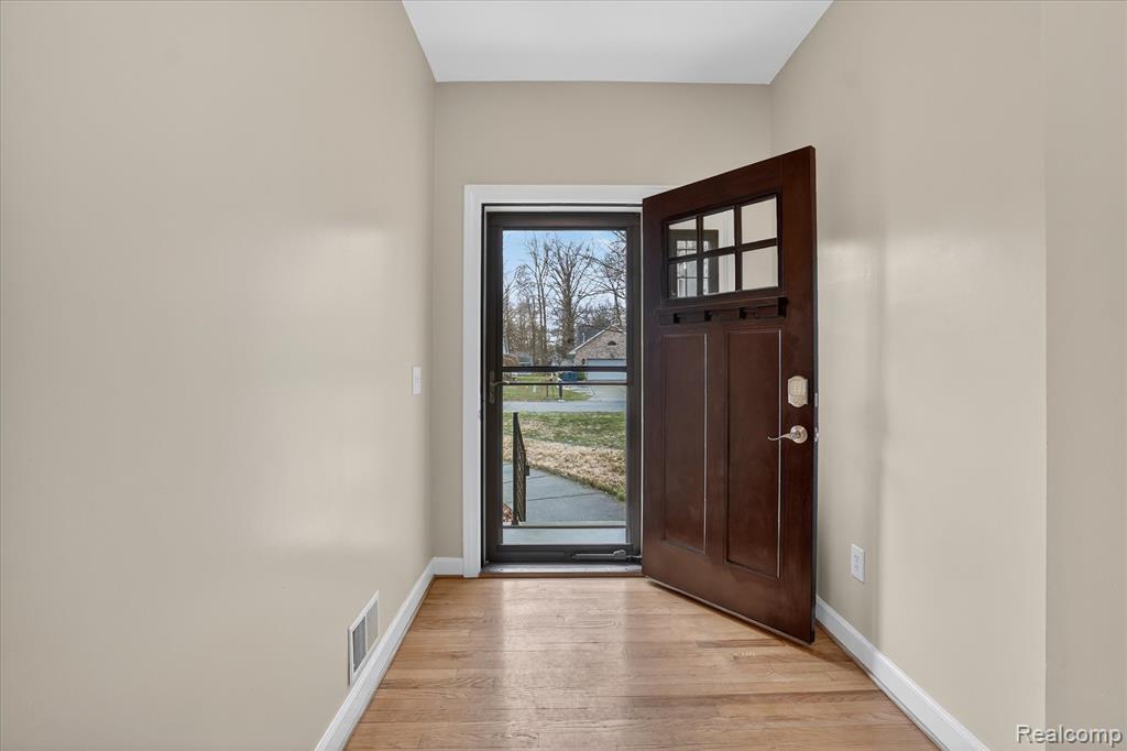 5214 Bloss Drive, Swartz Creek, MI 48473 — Photo 5