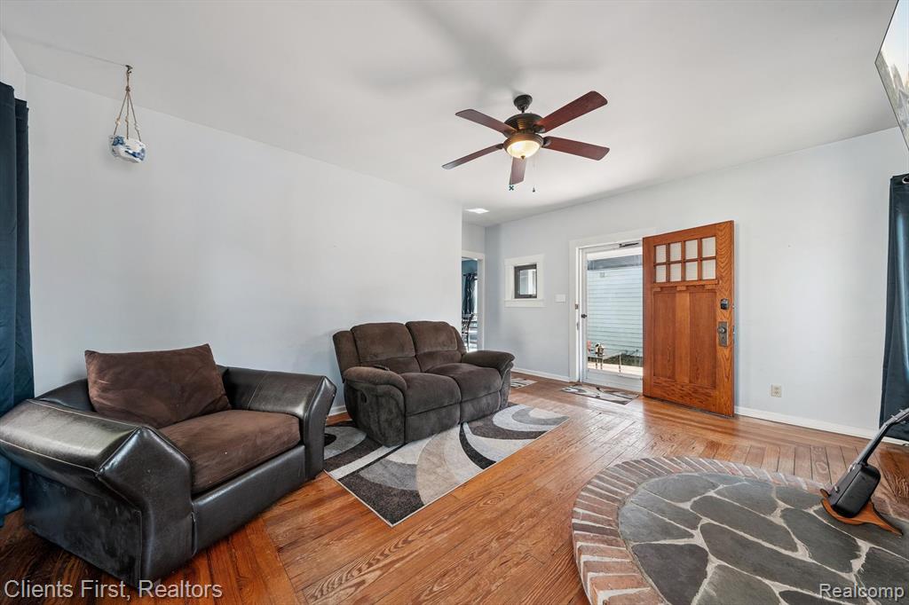 954 N Mill Street, Plymouth, MI 48170 — Photo 10