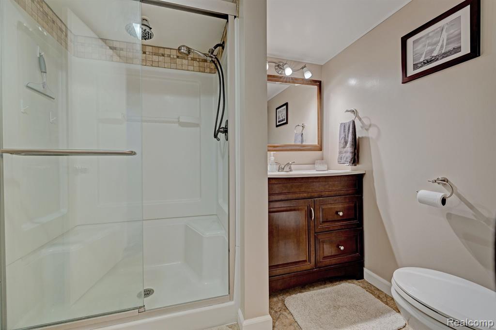 4030 ROLLINS Avenue, Waterford, MI 48329 — Photo 32