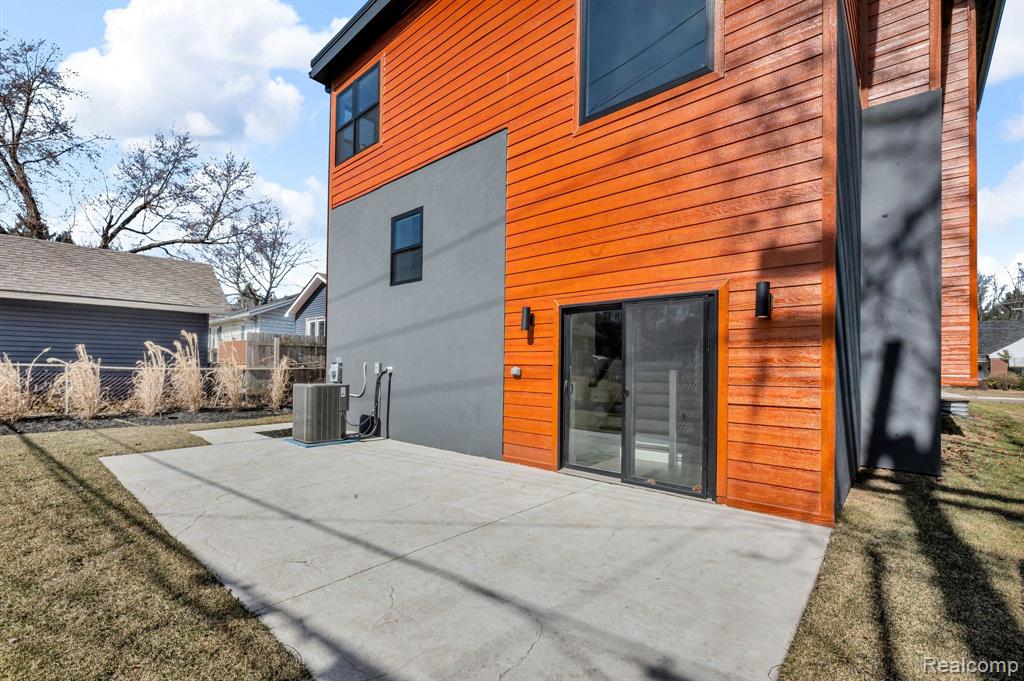 517 Catalpa Drive, Royal Oak, MI 48067 — Photo 38