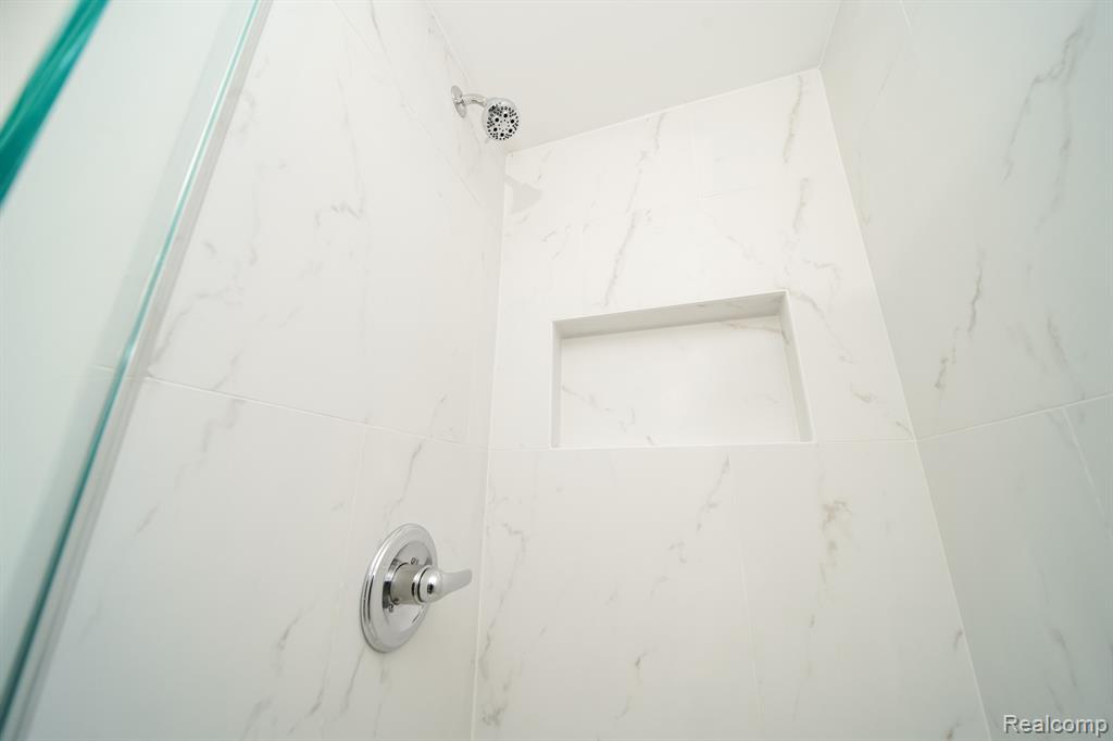 4060 Franklin Park Drive, Sterling Heights, MI 48310 — Photo 65